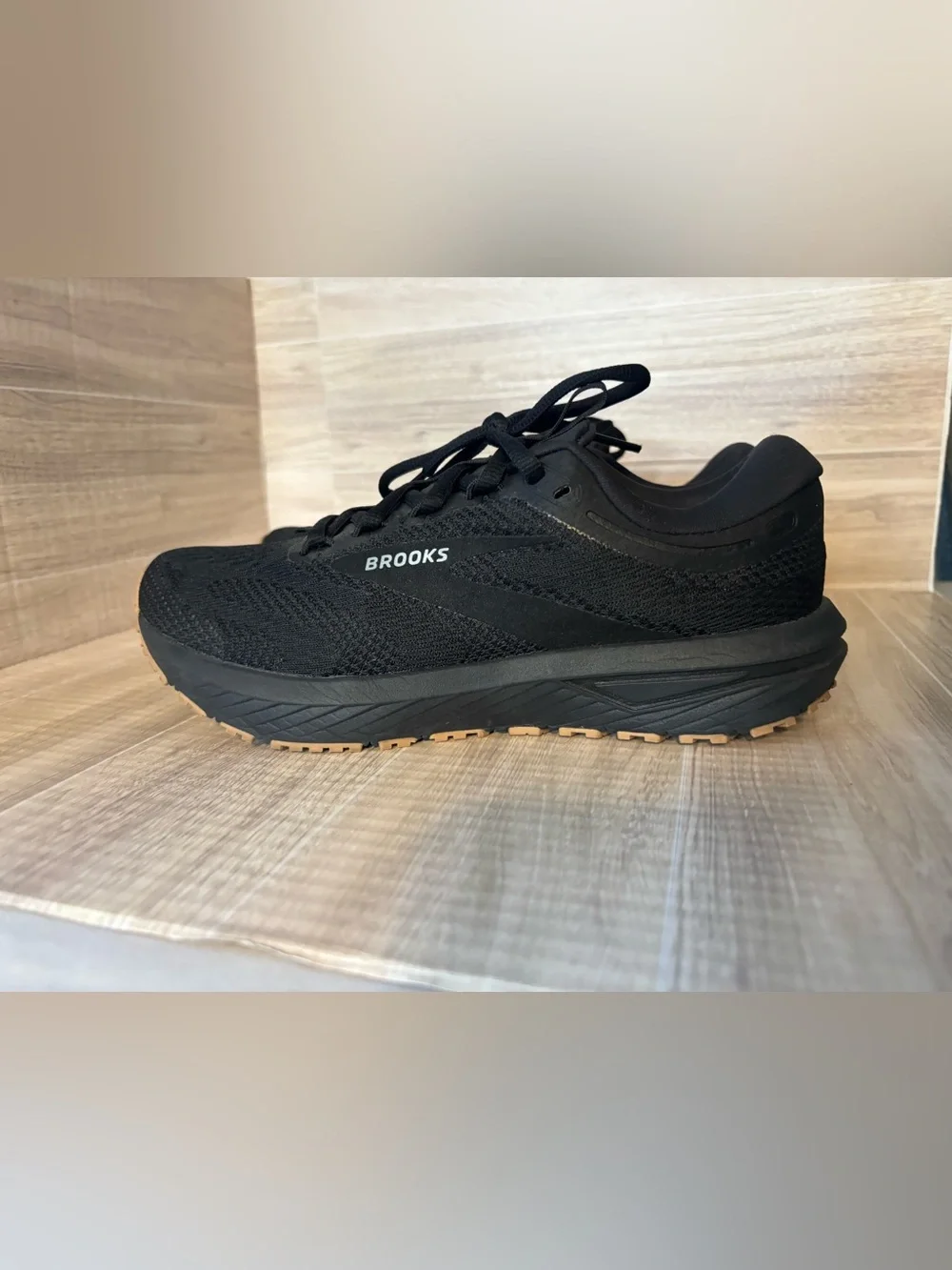 EUC Brooks Revel 7 Women Running Black